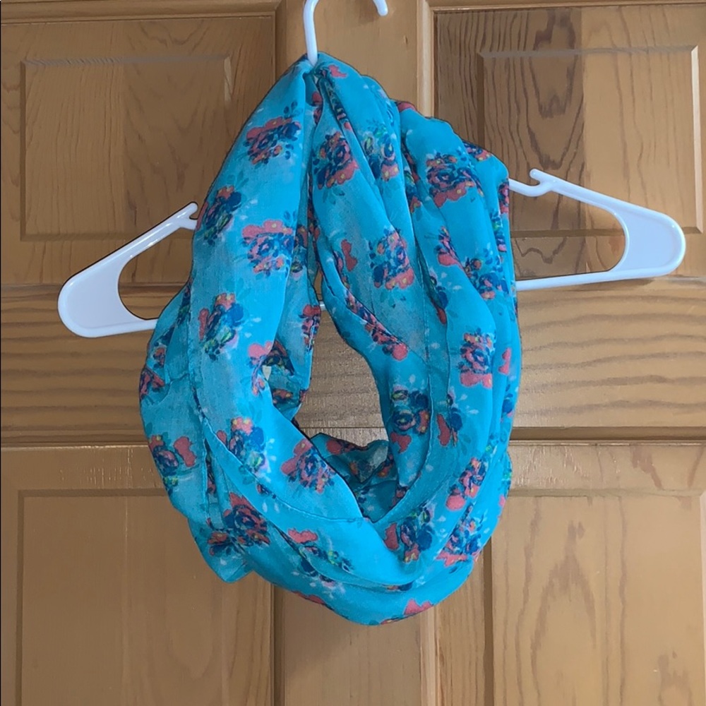 Infinity scarf - Picture 1 of 1